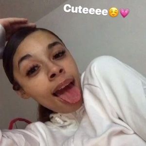 Meet your Posher, Sheila